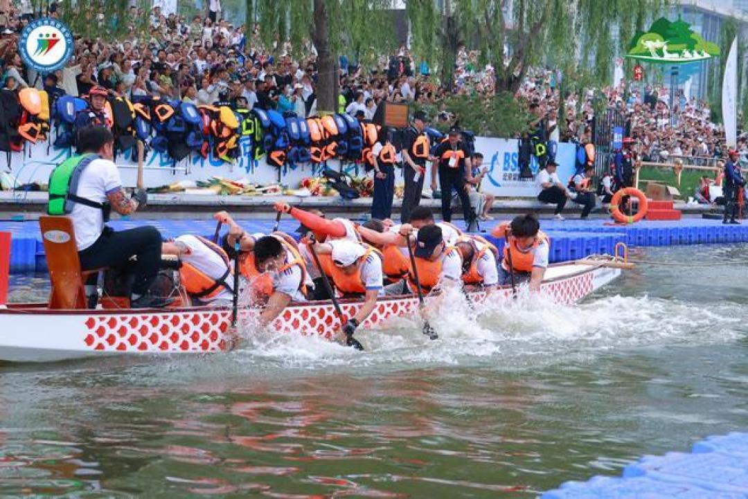 大运河上岭南龙舟漂移竞速 全国32队激浪端午嘉年华
