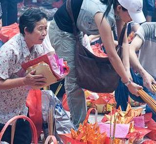 五月初八“龙母诞”！牢记：1要摸，2要饮，3要吃，祝福吉祥安康