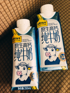 认养一头牛牛奶：优质蛋白与钙