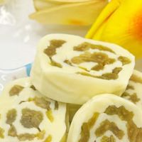 西域皇后新疆鲜奶皮卷葡萄味——奶香浓郁的特色手工零食