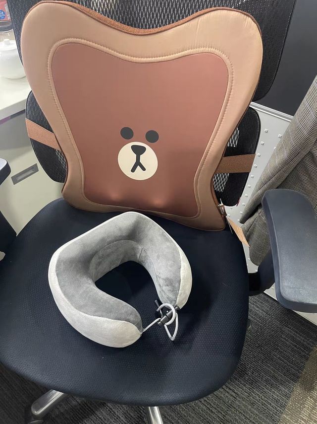 奥佳华2101按摩仪：超薄便携，精准覆盖