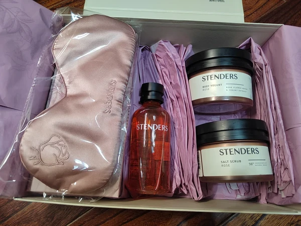 大爱施丹兰的玫瑰沐浴油，磨砂油膏，身体乳