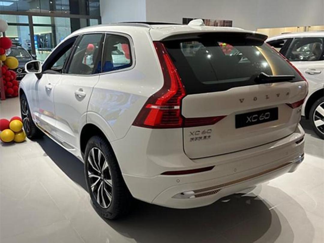 沃尔沃XC60智逸版和智远版怎么选?配置差异与性价比深度解析