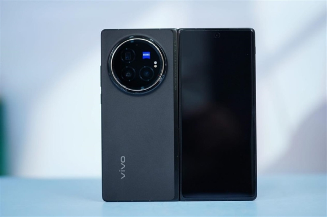 全球最轻大折叠!vivo X Fold5最快6月发布