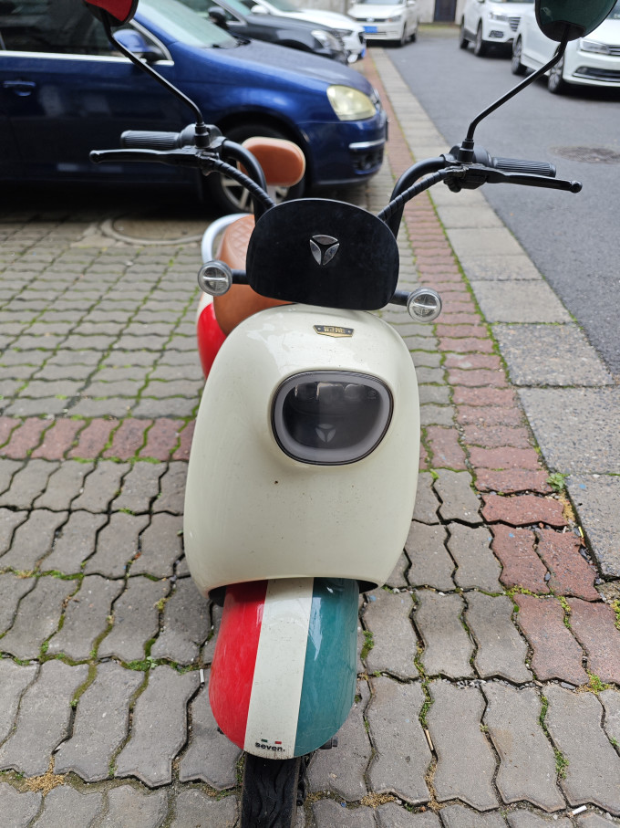 雅迪摩托车整车