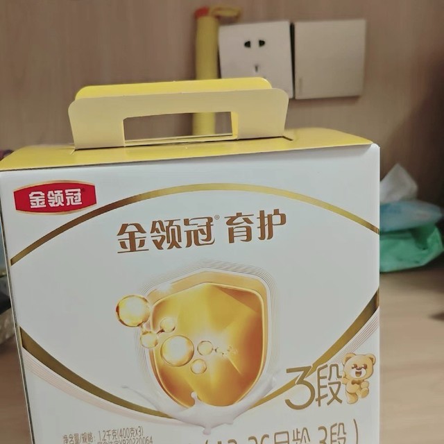 宝宝口粮 ！伊利金领冠育护3段
