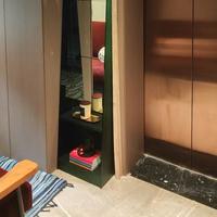 重庆一户人家火了，仅楼道一沙发就被无数人效仿，那叫一个高级