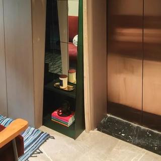 重庆一户人家火了，仅楼道一沙发就被无数人效仿，那叫一个高级