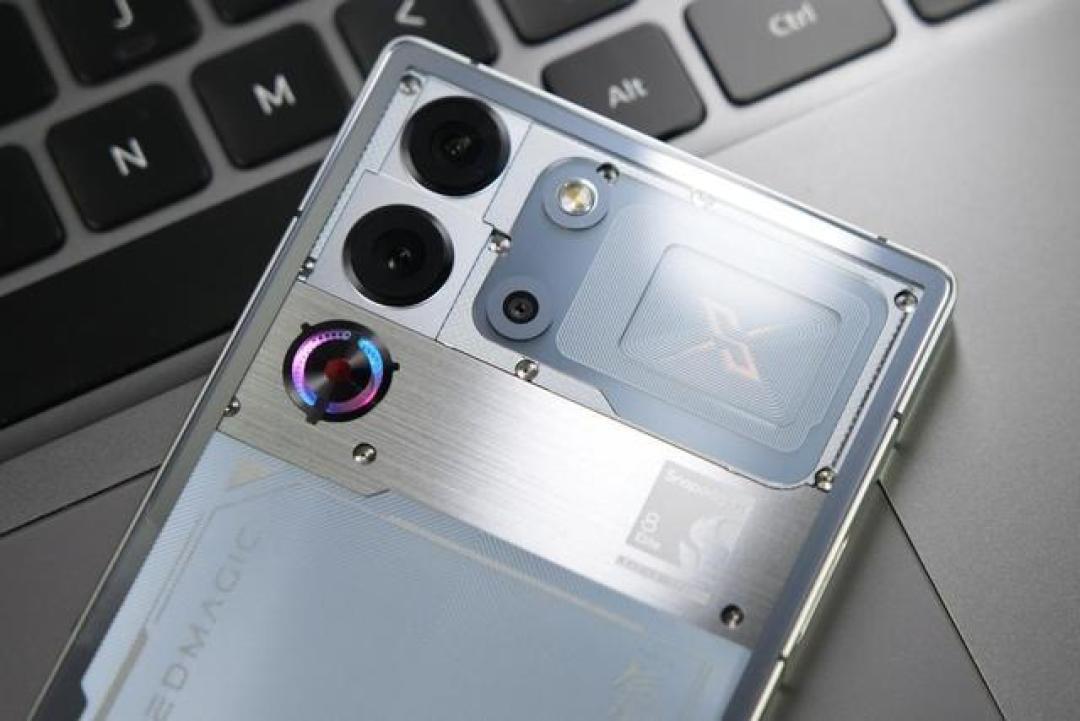 红魔10 Pro+评测：144Hz屏如何征服硬核玩家？