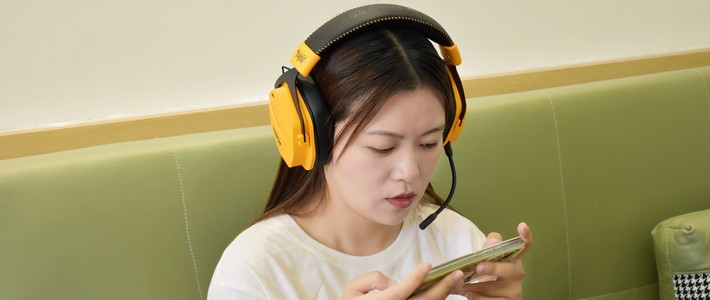 攻略的测评体验 篇零：蓝牙耳机换电竞耳机：从“蓝牙折磨”到“四模真香”··