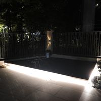 我家户外照明的三种方式:灯带、洗墙灯、太阳能灯,实际使用体验及优缺点分析