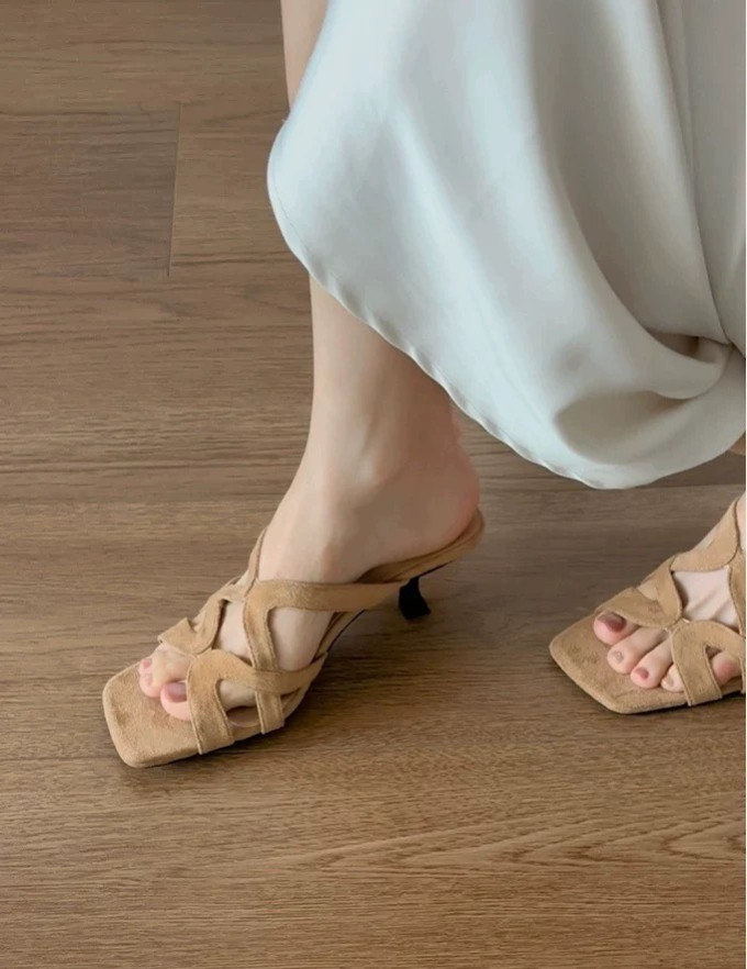 女士凉鞋