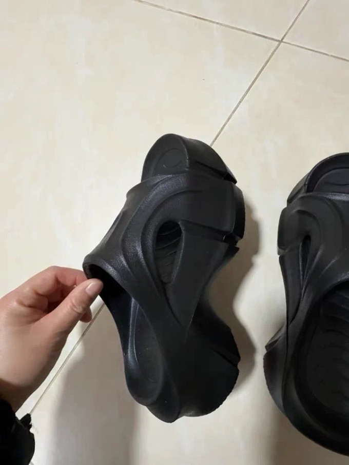 女式拖鞋