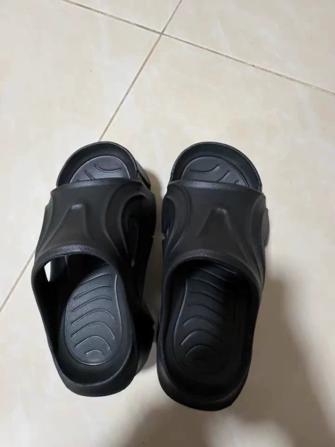 女式拖鞋