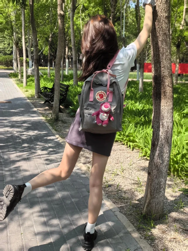 Fjallraven 北极狐双肩包 雾灰粉色！！