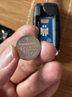 平时买点2032放家里，关键时候能省100块。