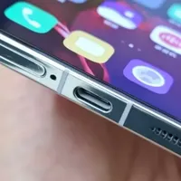 千元价位超窄直屏 8Gen2 + 徕卡三摄 120Hz小屏旗舰原地封神！