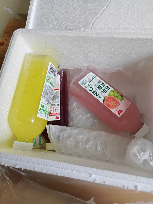 不推荐的冷藏饮料：芭乐青提与小青柠
