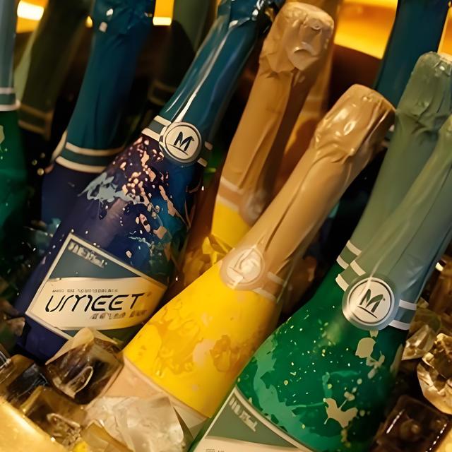夏日续命神器！UMEET 蓝莓气泡酒太上头了