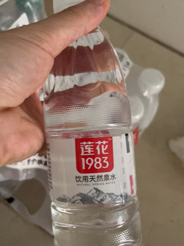 到货了，味道可以的，第一次喝这个牌子的水