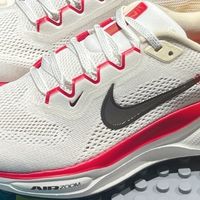 Nike AIR ZOOM PEGASUS 41蛇年限定：实力与颜值并存的运动鞋