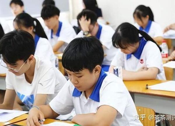 中学生书包买哪个牌子比较好?