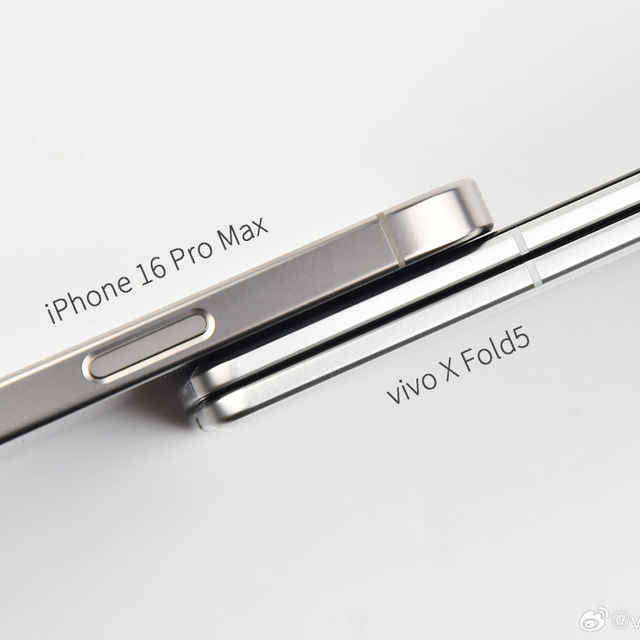 全球最轻+全球首款三防折叠屏！vivo X Fold5可以在水下折叠