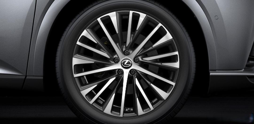 雷克萨斯RX350 F Sport：解析豪华运动SUV的克制美学与平衡之道