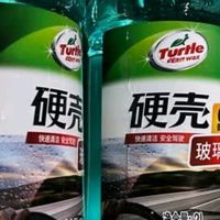 龟牌硬壳玻璃水0度：夏季驾车清晰视野的守护神