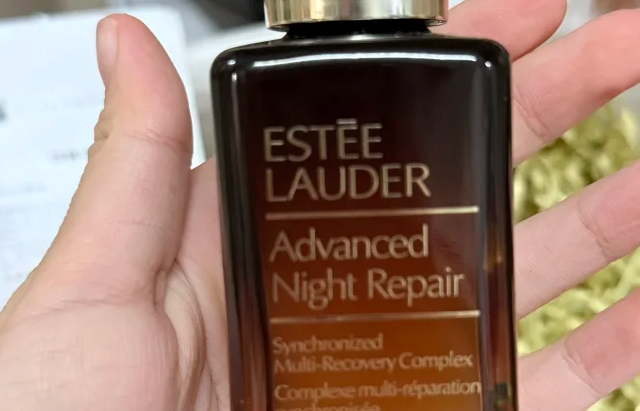 618 美妆回购清单：雅诗兰黛小棕瓶的硬核魅力