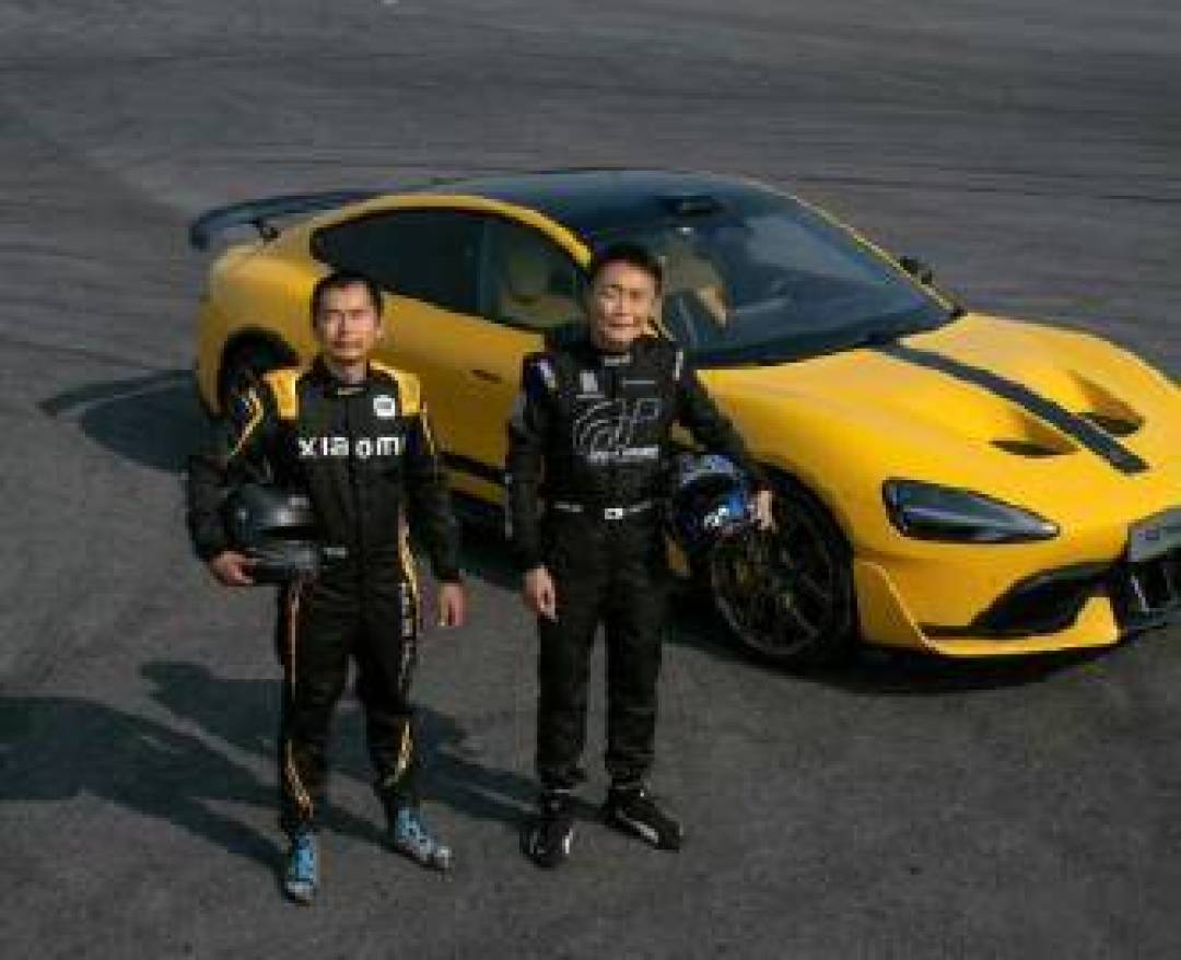 雷军官宣SU7 Ultra成GT赛车首款中国品牌