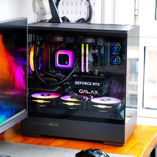 很小，很黑，很硬，万元装RTX5070海景房主机