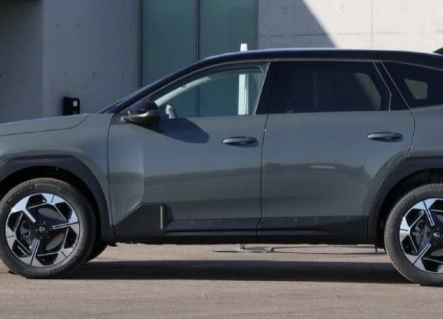 15万出头买这辆法系 SUV ？雪铁龙 C5 AIRCROSS，通勤出游都挺香