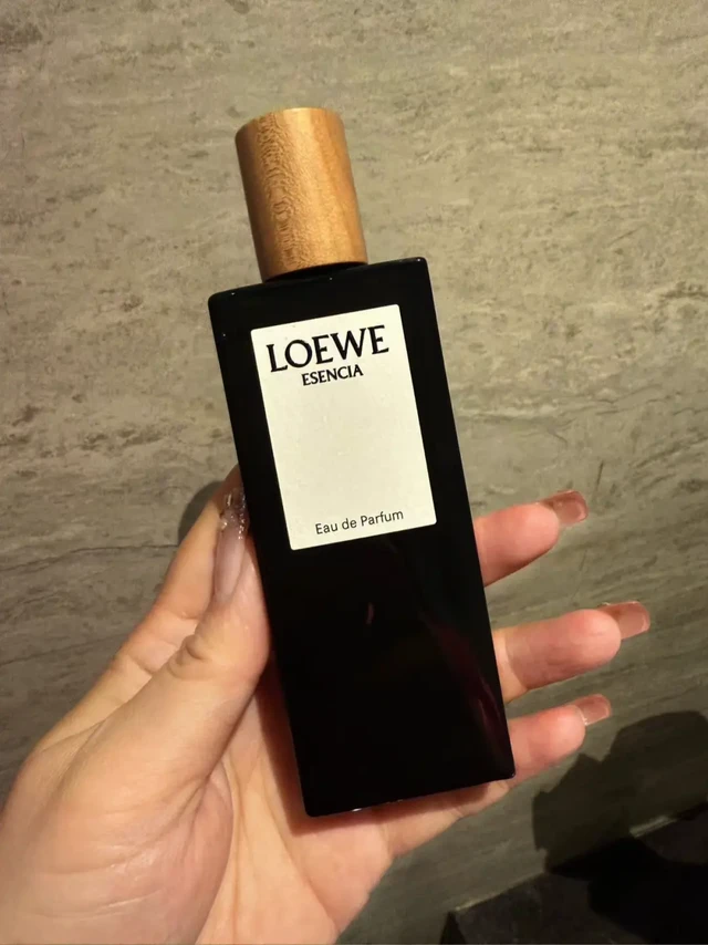 被追着问的斩女香|罗意威黑色圆舞曲