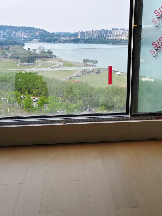 硬装刚收官，闺蜜直接想搬来睡地板