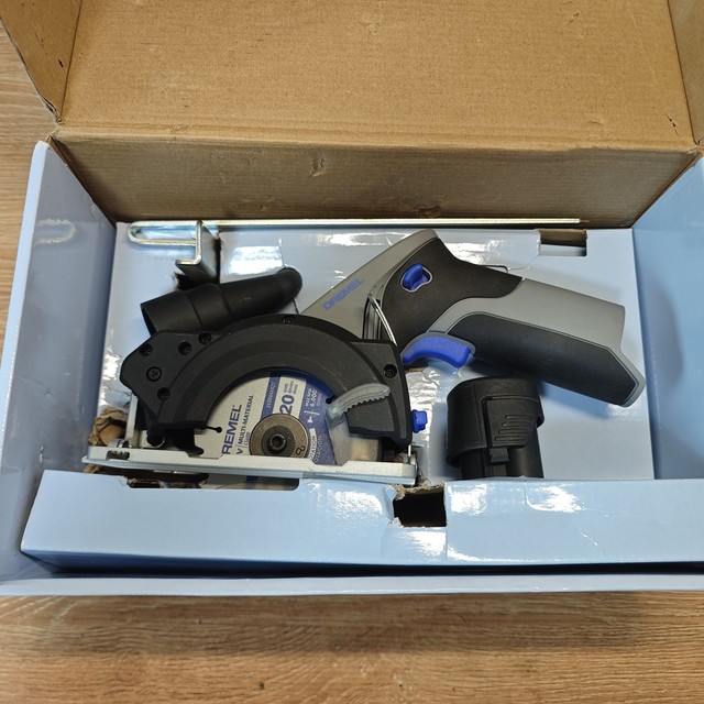 琢美 CS12V 12V小鹰锯开箱