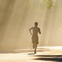 夏日运动酷暑防护全攻略：从装备到策略，助你安全驰骋盛夏！