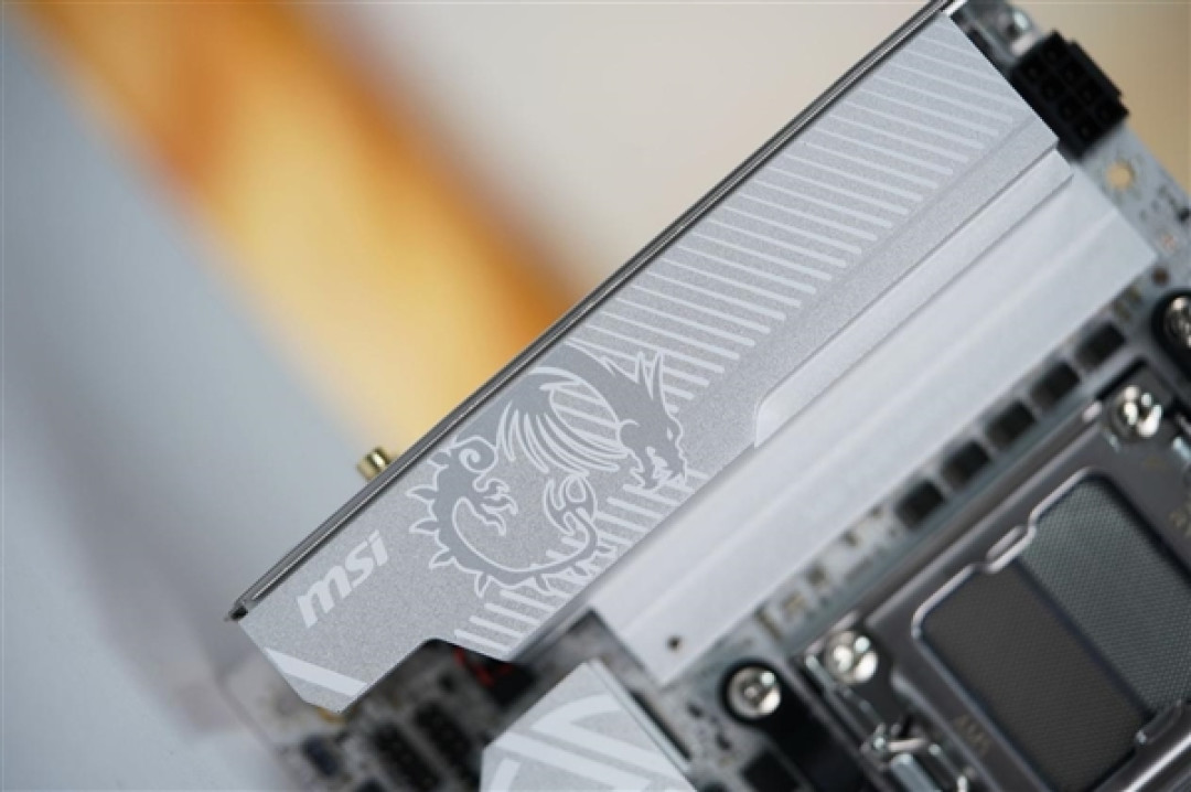 ITX小巧强悍!微星MPG B850I EDGE TI WIFI图赏