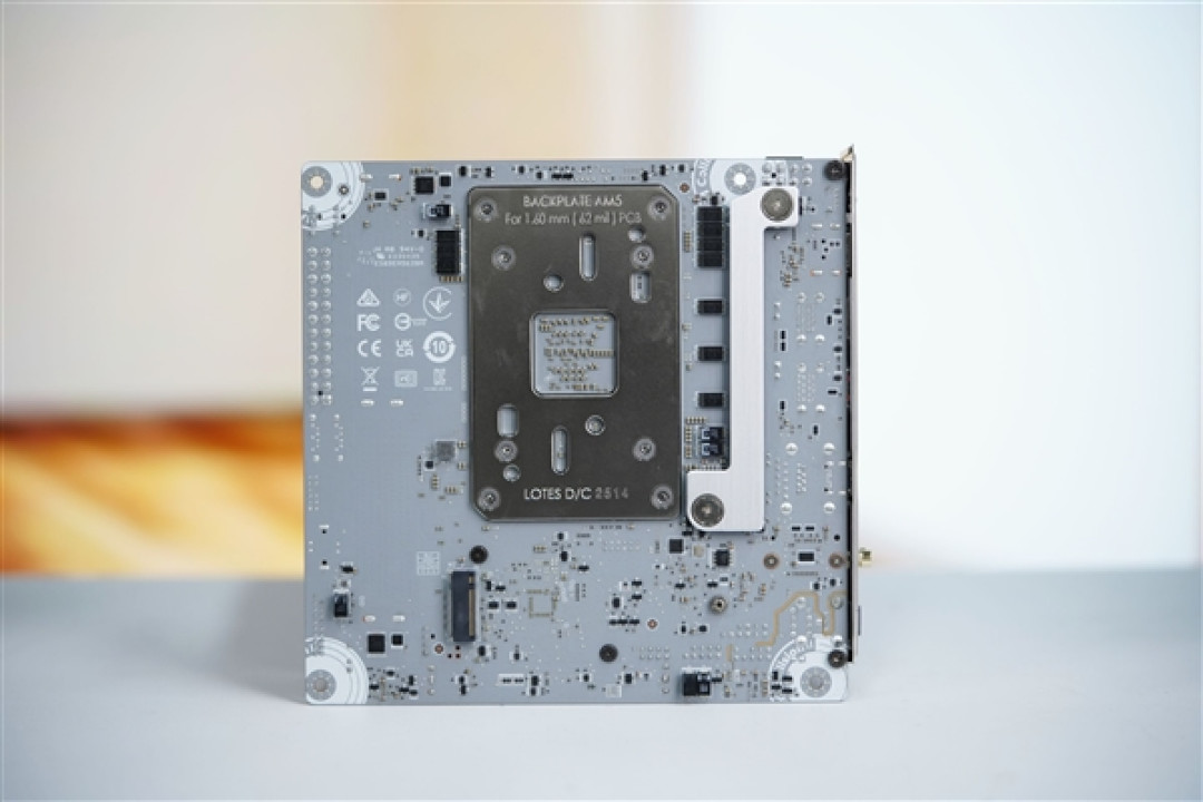 ITX小巧强悍!微星MPG B850I EDGE TI WIFI图赏