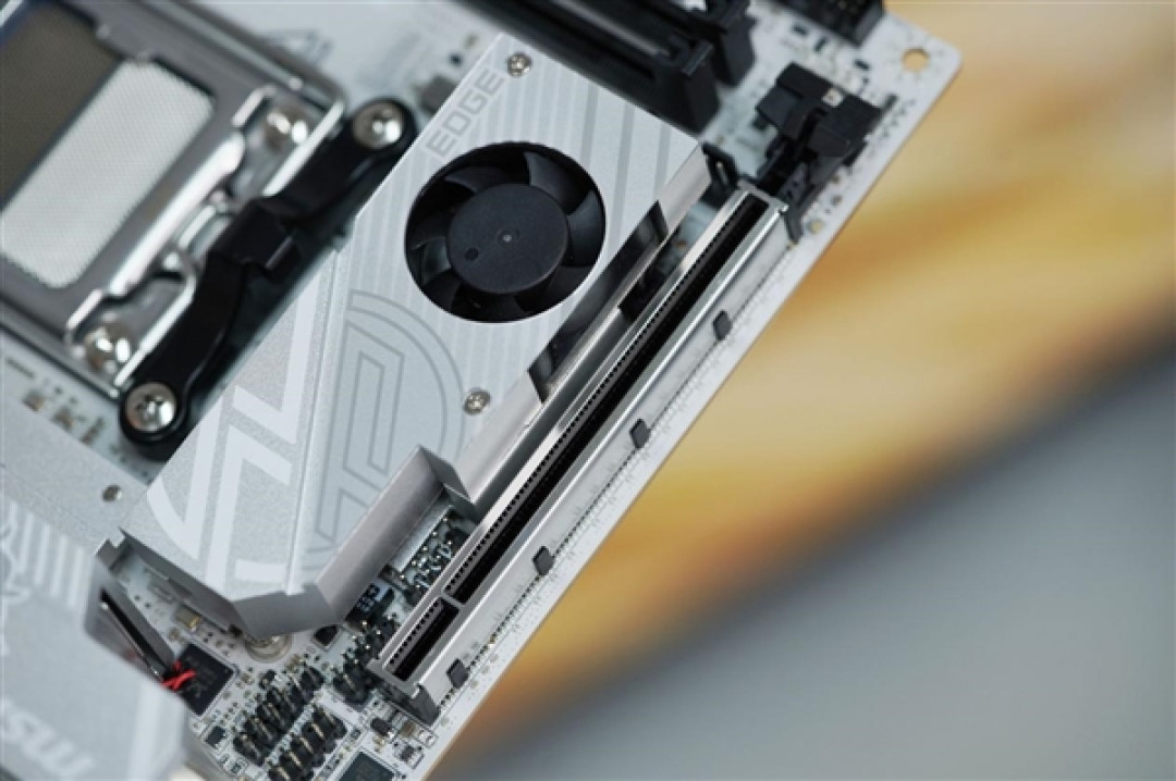ITX小巧强悍!微星MPG B850I EDGE TI WIFI图赏