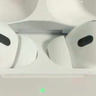 AirPods Pro：沉浸式声音体验