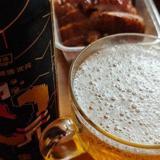 珠江啤酒纯生次元好喝吗？真实测评来了！
