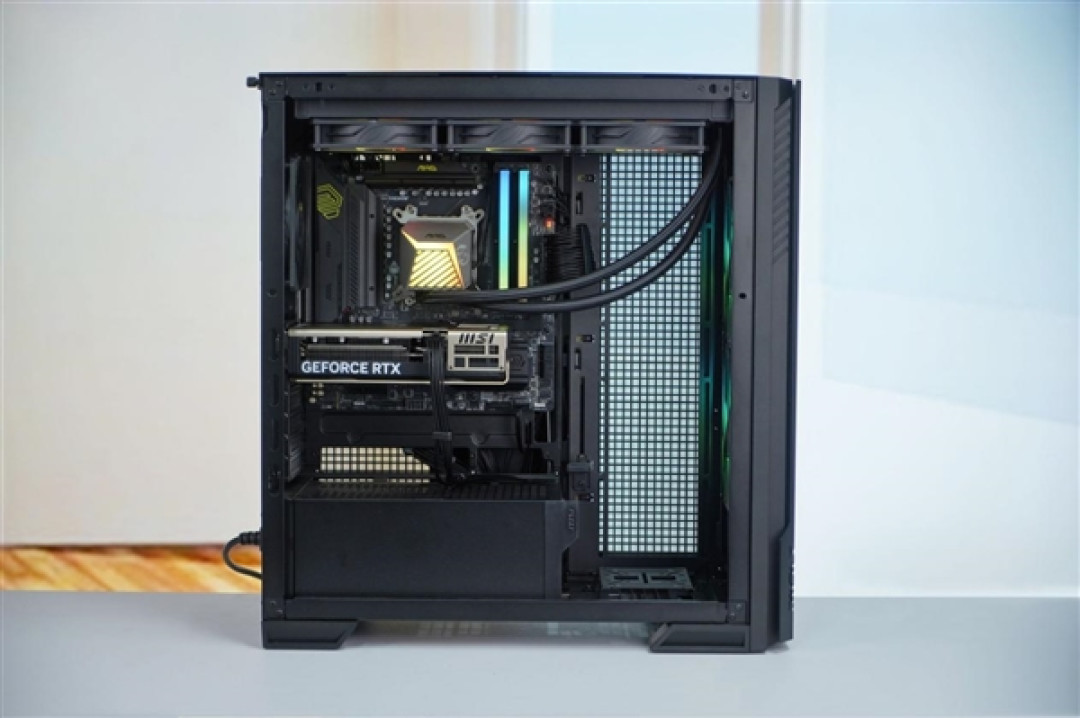 性能与颜值兼具!微星全家桶装机PC图赏