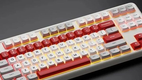 买了一款适配macOS的机械键盘