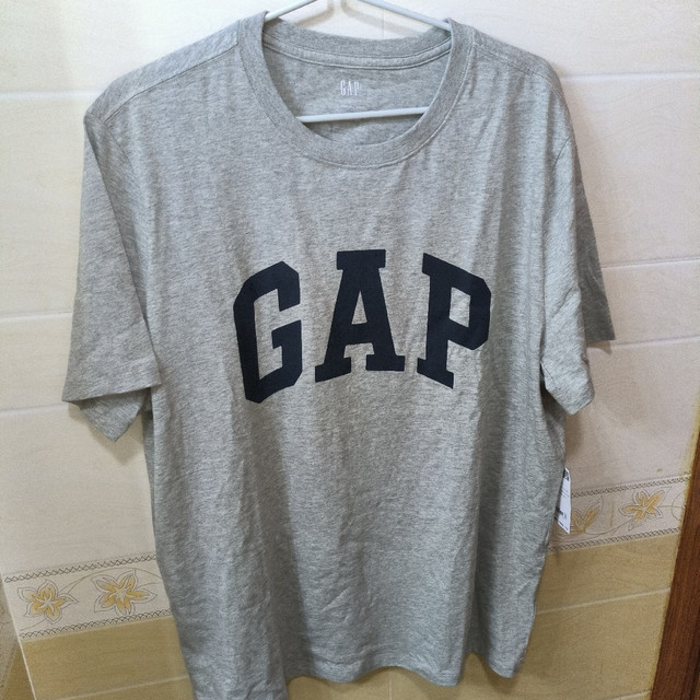 26元Gap美版短袖开箱，完美做工但需选对尺码