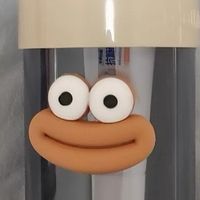 透明儿童和情侣旅行洗漱杯：便携式牙具杯的便利与局限深度剖析