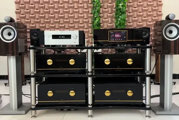 天逸AD-86D发烧hifi功放，蓝牙，usb读取，DAC解码一体机。 
极品成色，一切原装，无拆无修，功能声音一切正常。 
天逸（Winner）AD-86D是天逸新一代HI-FI常青树。它经过五代升