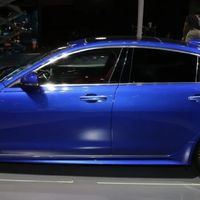 B级车暴跌16万，车身都是全铝，后驱250Ps提速7s
