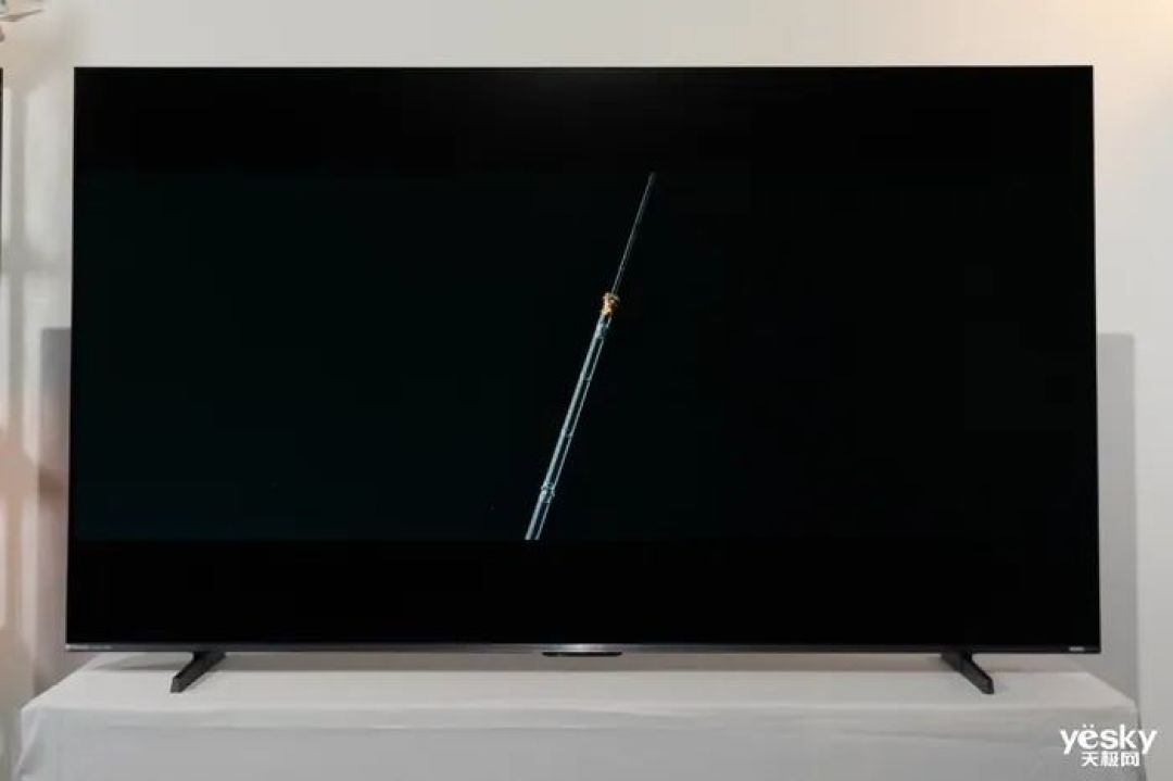 海信小墨E5Q Pro评测：AI赋能画质与体验升级，客厅秒变世俱杯赛场