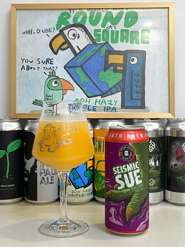 美国击倒巨人（Toppling Goliath）酒厂的“震荡暴龙苏”三倍浑浊IPA。
	
原麦汁浓度：21.6°P
	
酒精度：9.8%vol
	
使用酒花：西楚（Citra）
	
#来自全世界的精酿